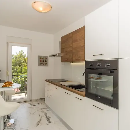 Apartments And Room Mira Crikvenica Exterior photo