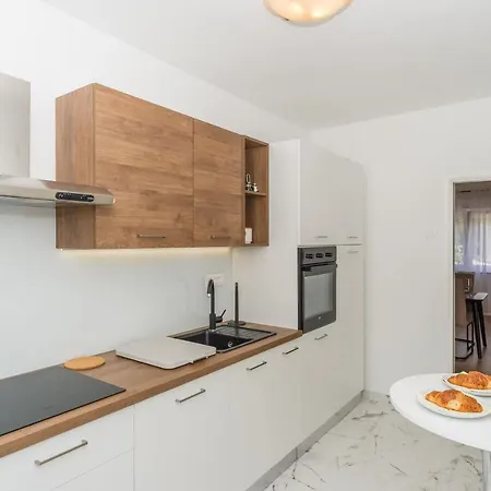 Apartments And Room Mira Crikvenica Exterior photo