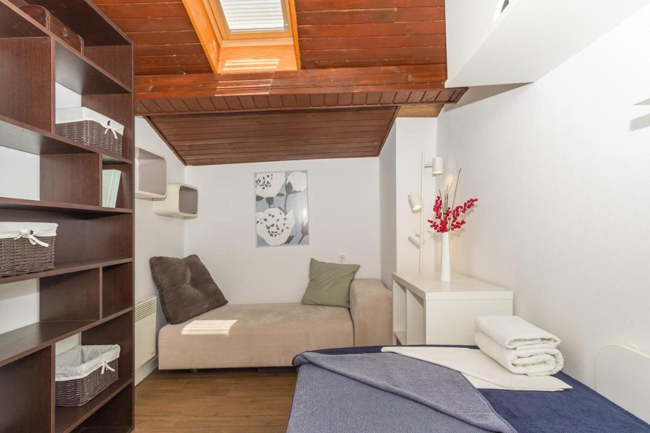 Apartment And Mira *