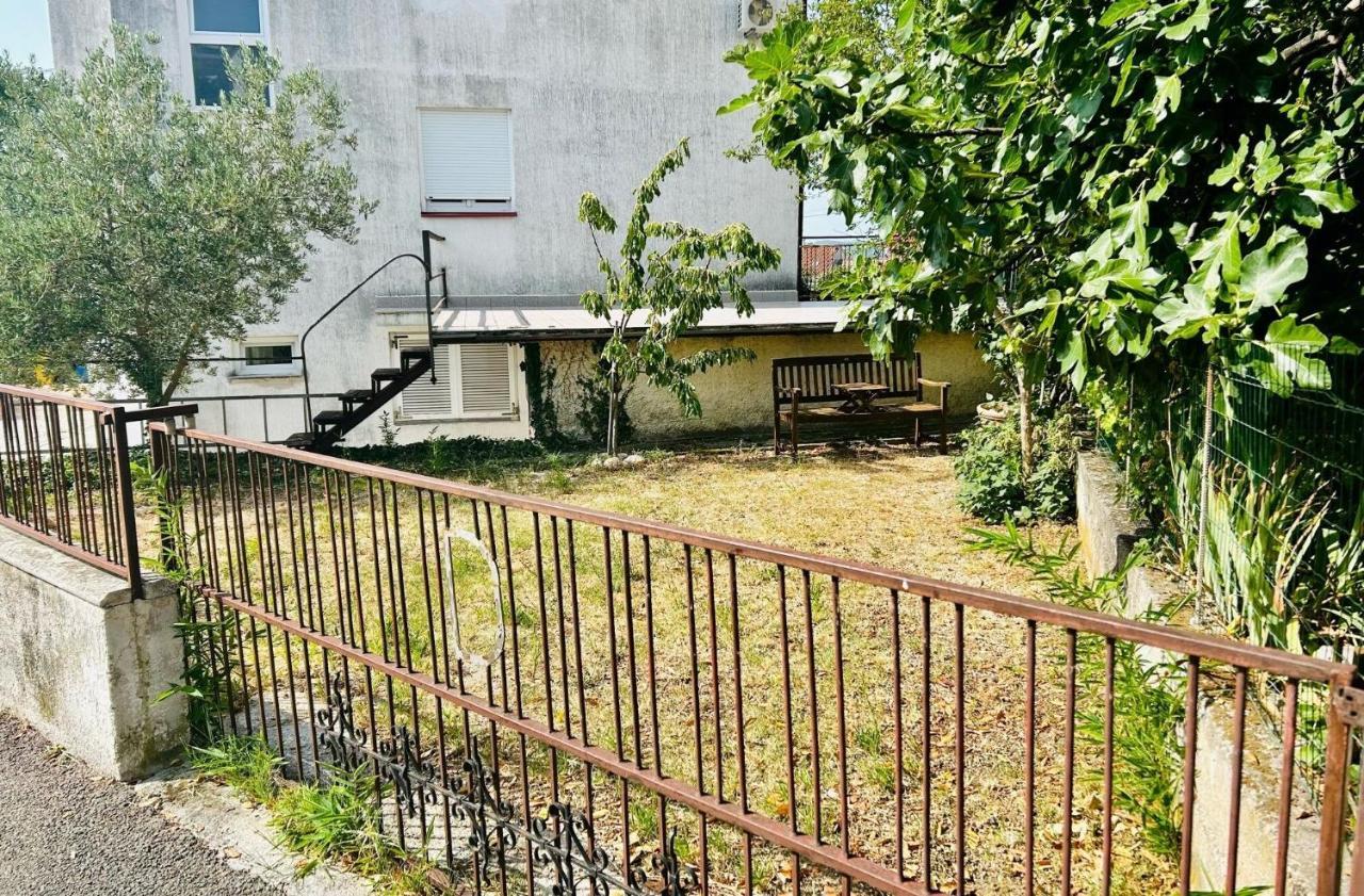 And Mira Apartment