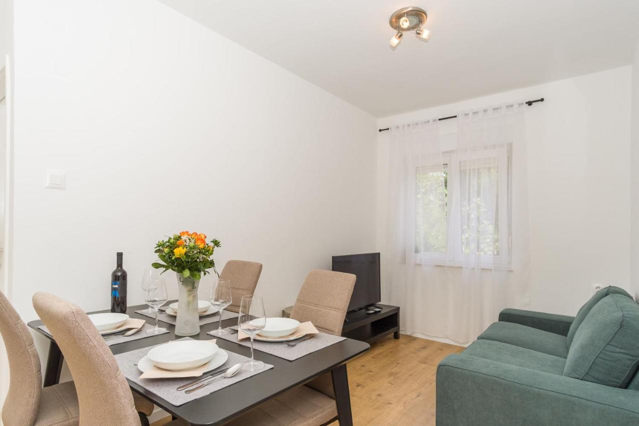 And Mira Apartment *