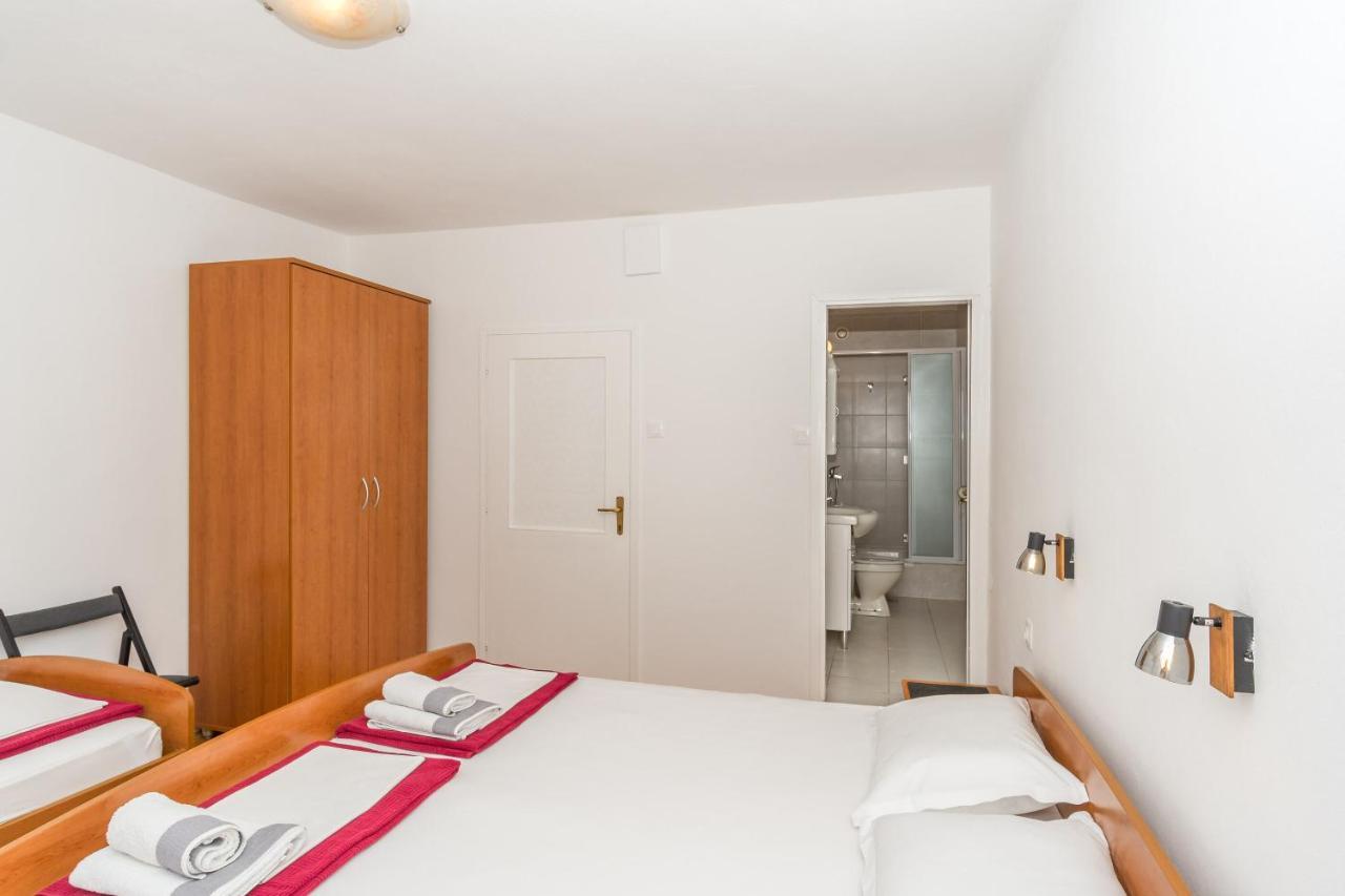 Apartment And Mira *
